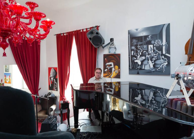 Ritratti ambientati - Mark Kostabi - Giorgio Sacher Fotografo