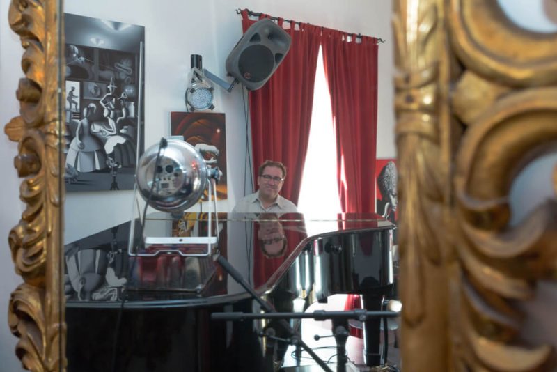 Raccolta fotografica per Mark Kostabi, pittore - Giorgio Sacher Fotografo