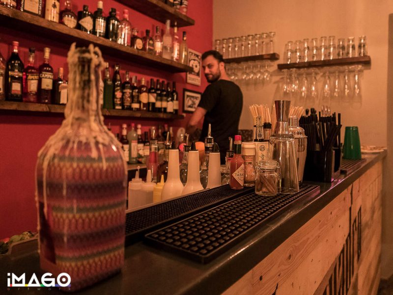 Fotografo mestieri e professioni - barman